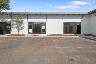 5555 N Lamar Blvd, Austin, TX for lease Interior Photo- Image 1 of 18