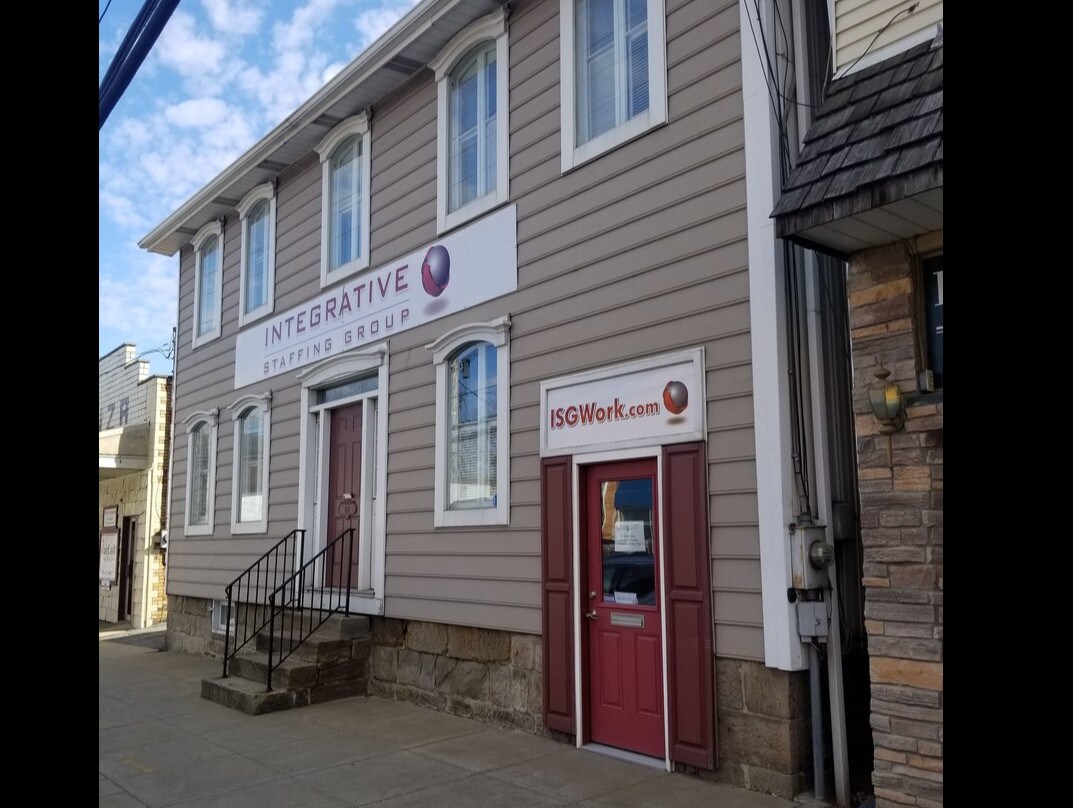 114 N Main St, Zelienople, PA 16063