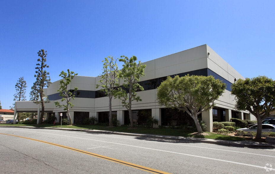 23705 Crenshaw Blvd, Torrance, CA for lease - Building Photo - Image 3 of 12