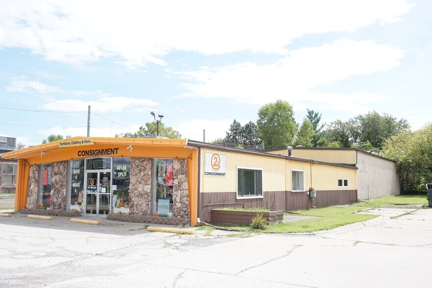 5329 Corunna Rd, Flint, MI 48532