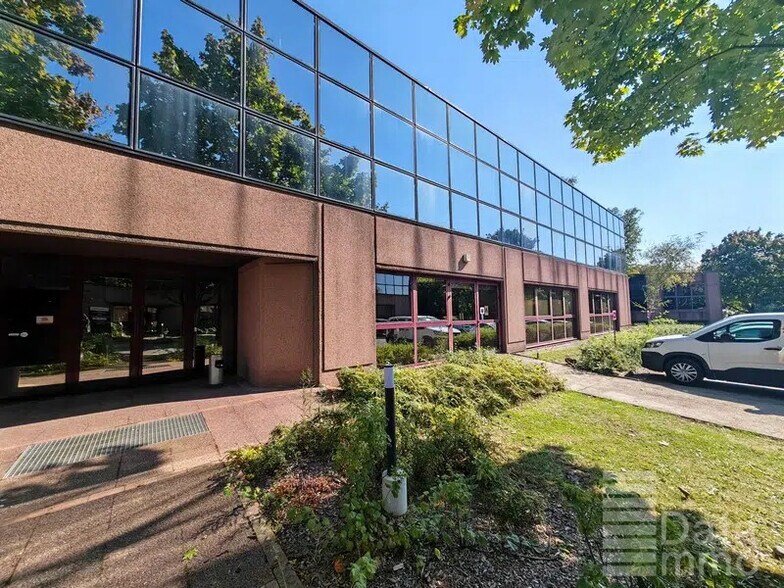 10 Allée Hendrik Lorentz, Champs-sur-Marne for lease - Building Photo - Image 2 of 9