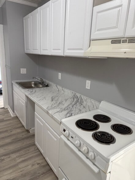 51 Pleasant St, Leominster, MA for sale - Interior Photo - Image 2 of 8