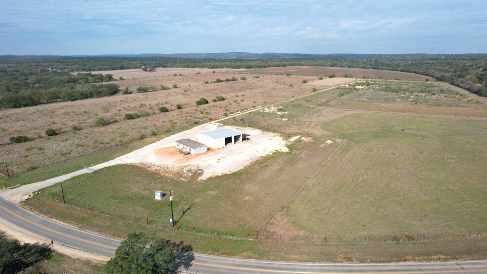 3153 W Ammann Rd, Bulverde, TX for sale - Building Photo - Image 2 of 17