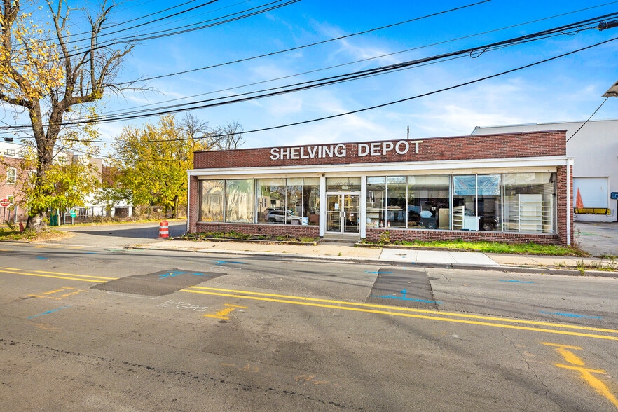 419-501 W Elizabeth Ave, Linden, NJ for sale - Building Photo - Image 1 of 28