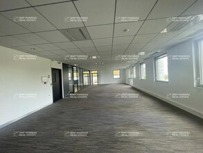 Office in Lyon for lease Interior Photo- Image 2 of 6