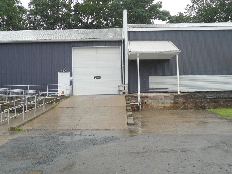 110 Shady Ln, Milford, PA for lease - Building Photo - Image 2 of 5