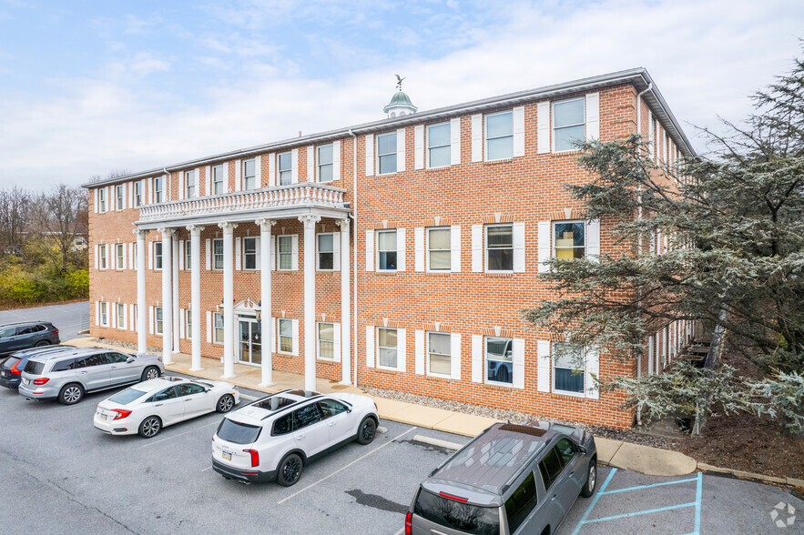 6 Hearthstone Ct, Reading, PA for lease - Primary Photo - Image 1 of 4