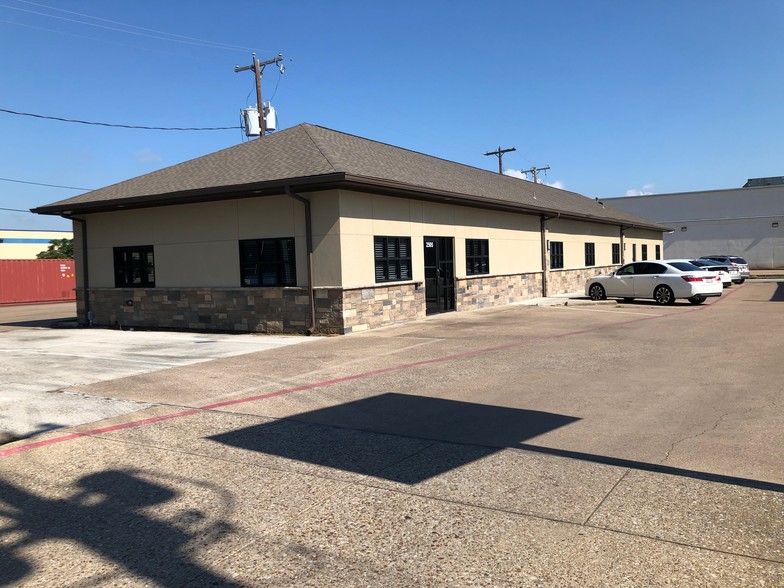 2505 Miller Ln, Pantego, TX for lease - Building Photo - Image 2 of 6