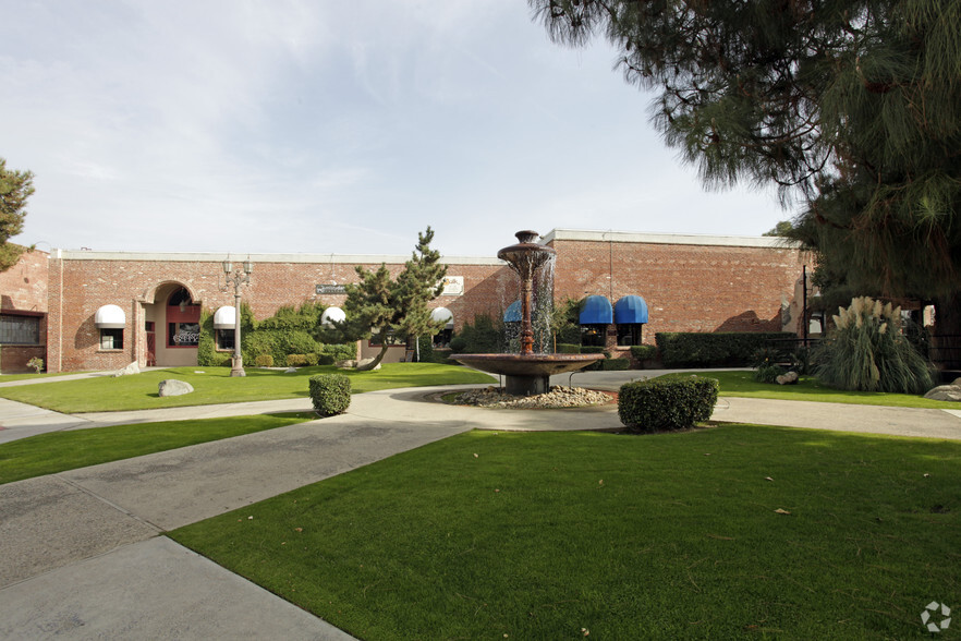 3401 Chester Ave, Bakersfield, CA for lease - Primary Photo - Image 1 of 4