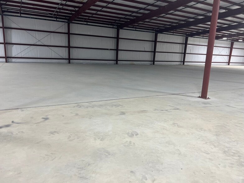 921 Old Still Road, Woodbine, GA for lease - Interior Photo - Image 3 of 34