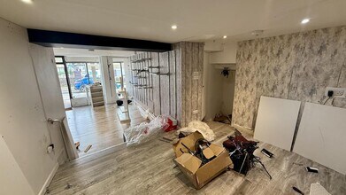 34 Middle St, Brixham for lease Interior Photo- Image 1 of 3