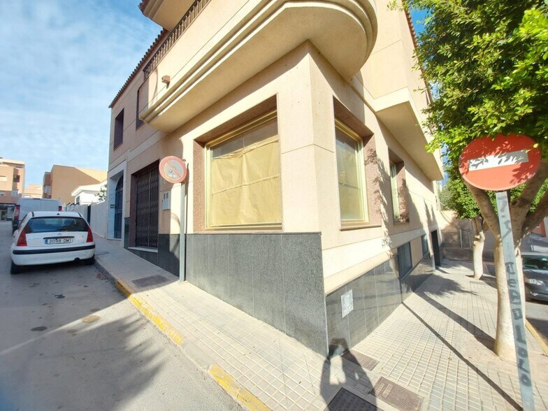 Retail in El Ejido for lease - Building Photo - Image 2 of 14