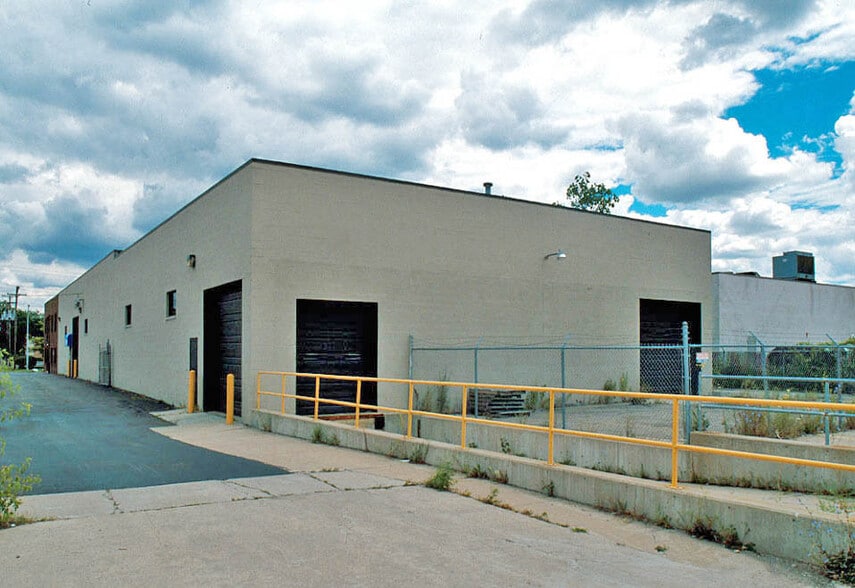 6005 E Executive Dr, Westland, MI for sale - Building Photo - Image 2 of 2