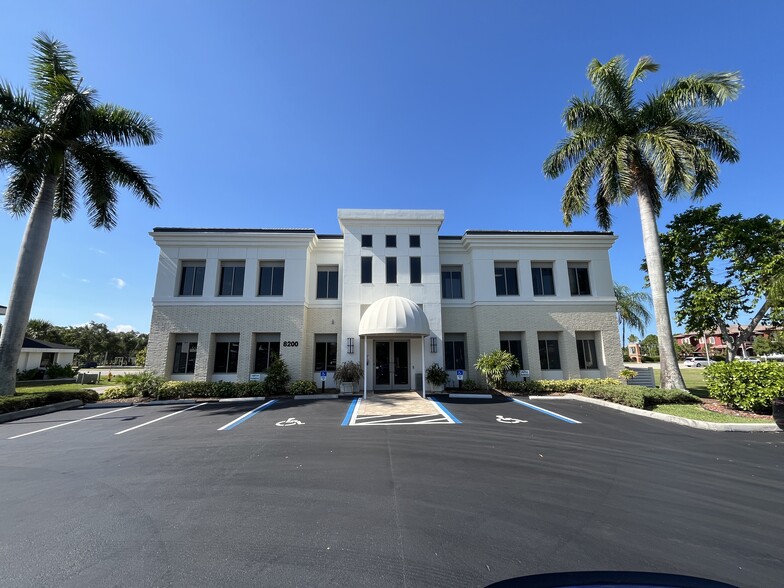 8200 College Pky, Fort Myers, FL for lease - Building Photo - Image 3 of 6