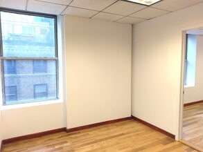 315 Fifth Ave, New York, NY for lease Interior Photo- Image 2 of 9
