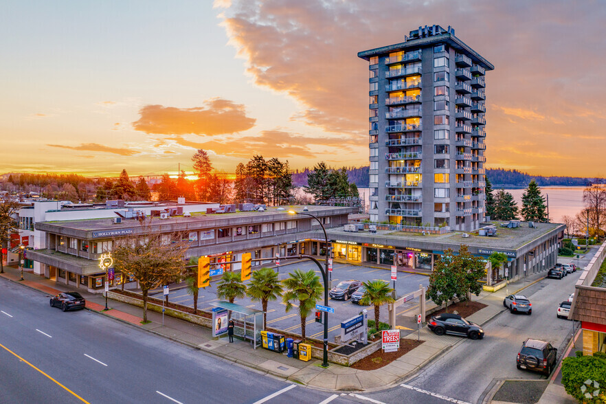 1760 Marine Dr, West Vancouver, BC for lease - Primary Photo - Image 1 of 9