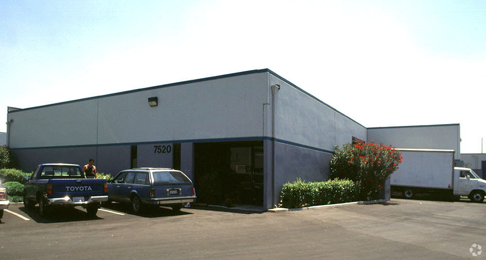 7520-7522 Scout Ave, Bell Gardens, CA for lease Building Photo- Image 1 of 2