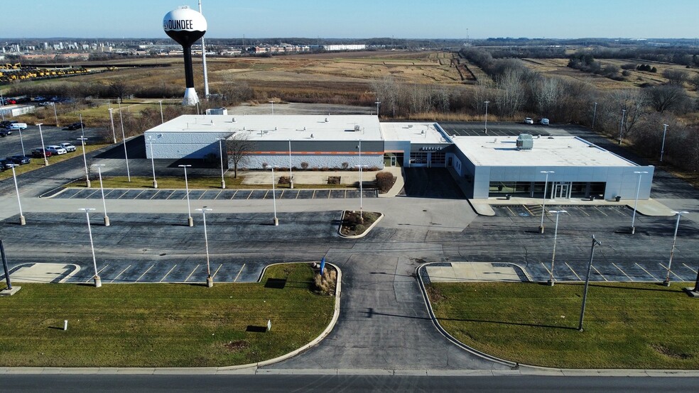 800 Dundee Ave, East Dundee, IL for lease - Primary Photo - Image 1 of 14