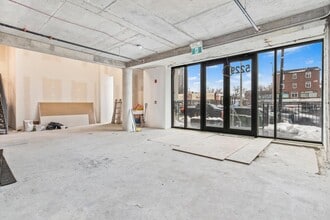 5229 Boul Décarie, Montréal, QC for sale Interior Photo- Image 1 of 2