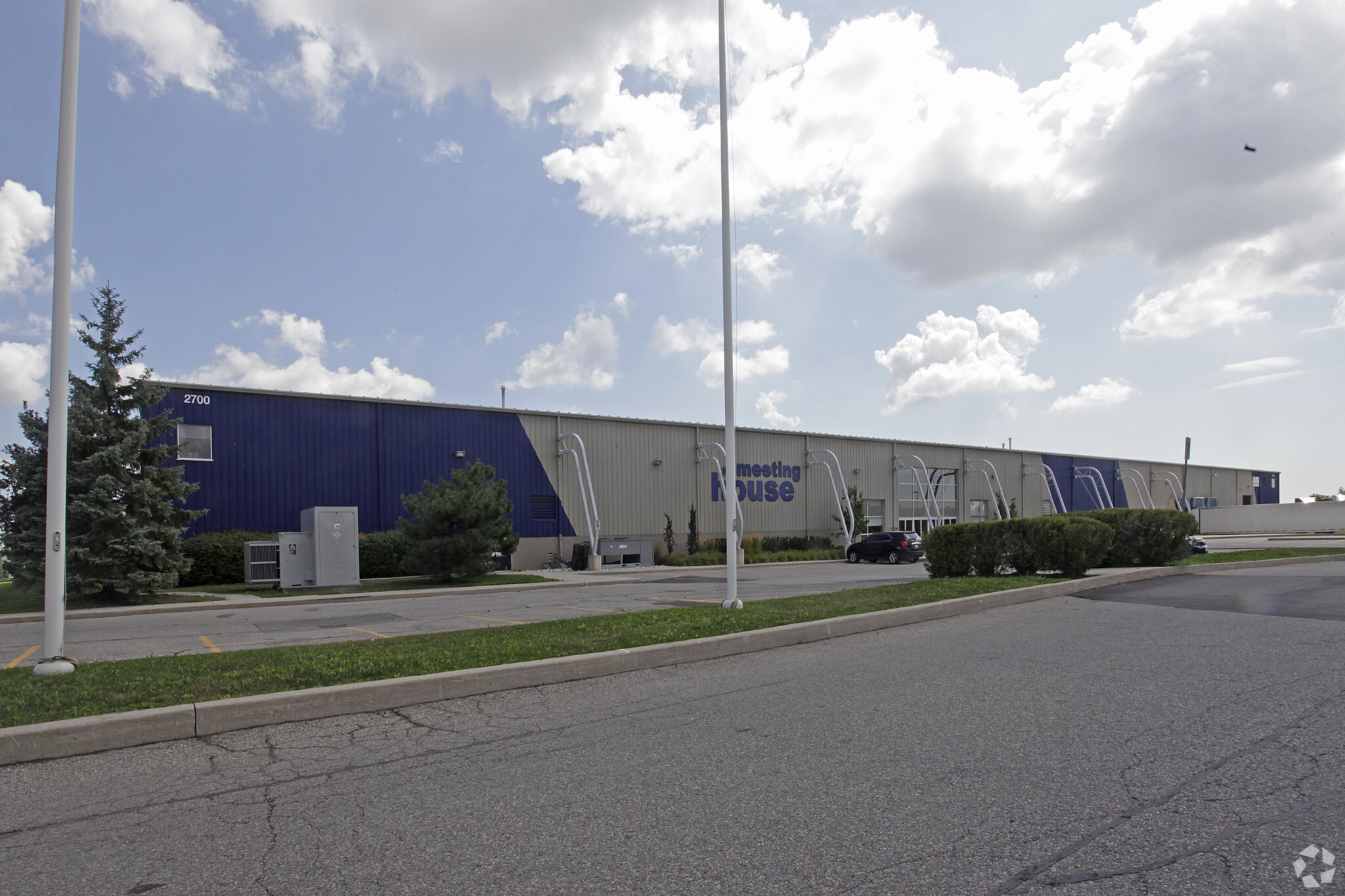 2700 Bristol Cir, Oakville, ON for lease Building Photo- Image 1 of 3