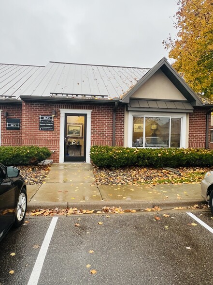 8677-8681 Eagle Point Blvd, Lake Elmo, MN for lease - Building Photo - Image 1 of 10