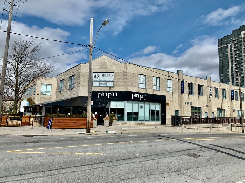 1444 Dupont St, Toronto, ON M6P 4H3