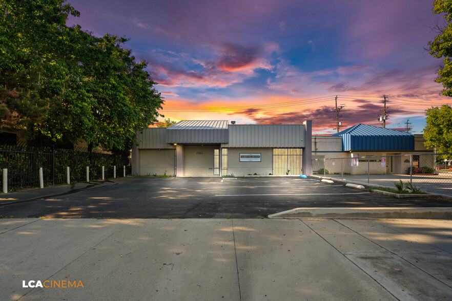 2317 17th St, Bakersfield, CA for lease - Building Photo - Image 1 of 25