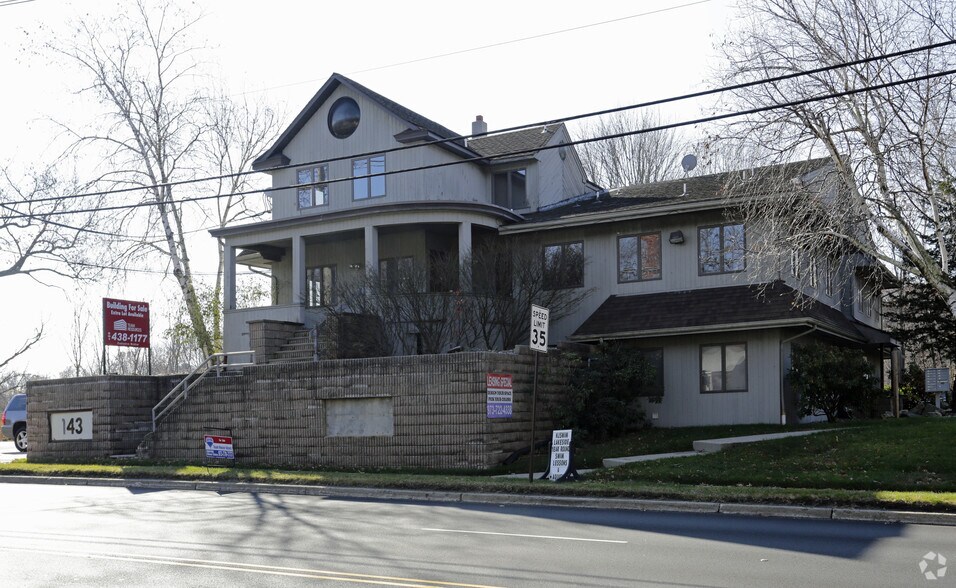143 Lakeside Blvd, Landing, NJ for sale - Primary Photo - Image 1 of 1