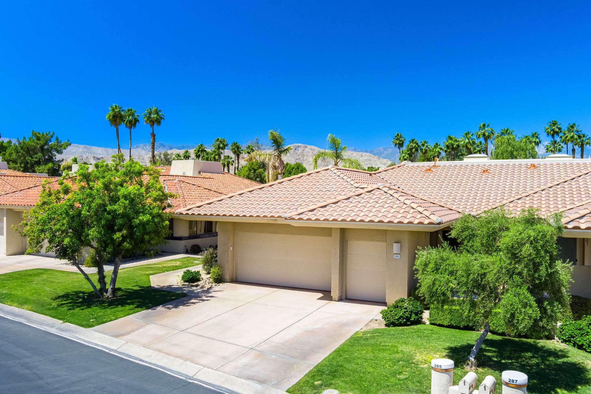 285 Kavenish Dr, Rancho Mirage, CA for sale Primary Photo- Image 1 of 31