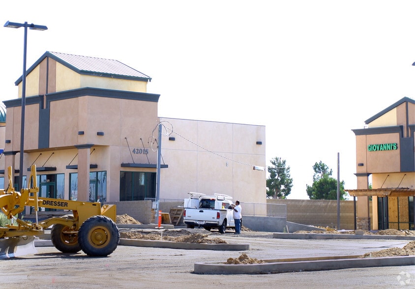 42035 10th St W, Lancaster, CA for lease - Building Photo - Image 2 of 4