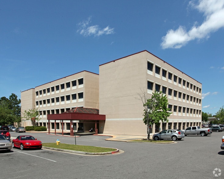 6701 Airport Blvd, Mobile, AL for sale - Primary Photo - Image 1 of 1