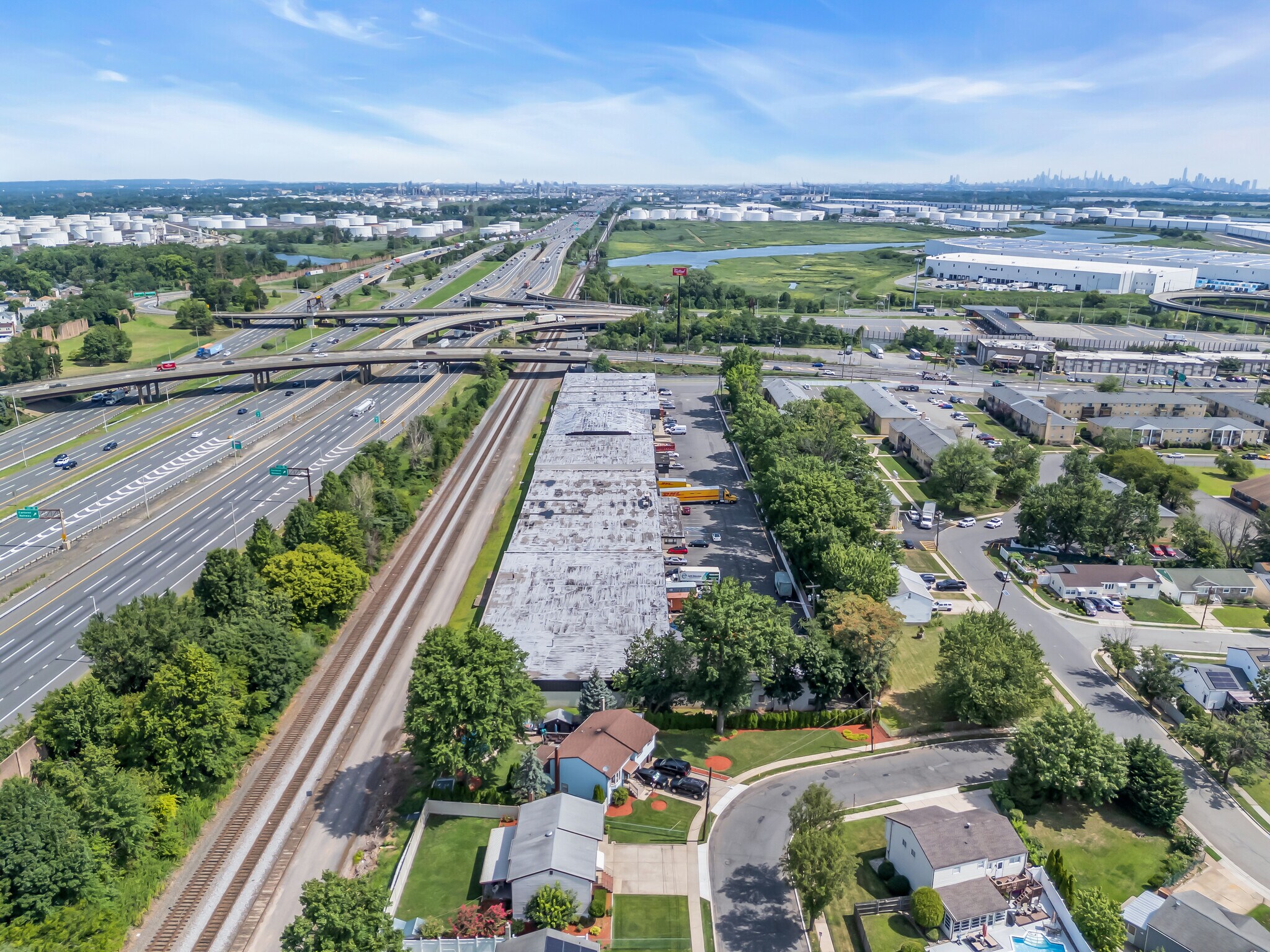 1001 Roosevelt Ave, Carteret, NJ for lease Building Photo- Image 1 of 2
