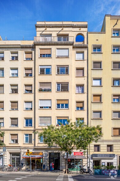 Carrer de Sant Antoni Maria Claret, 195-197, Barcelona, Barcelona for sale - Primary Photo - Image 1 of 1