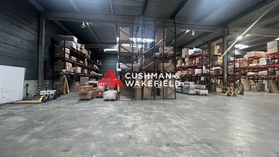 Industrial in Toulouse for lease - Building Photo - Image 3 of 5