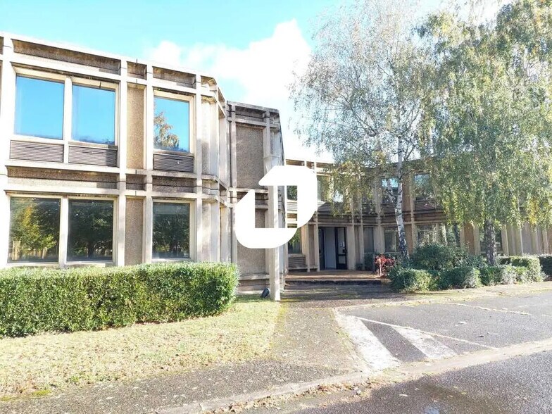 Office in Saint-Aubin for lease - Building Photo - Image 1 of 12