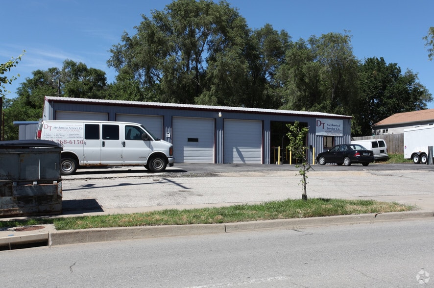 910 W Santa Fe St, Olathe, KS for sale - Building Photo - Image 2 of 2