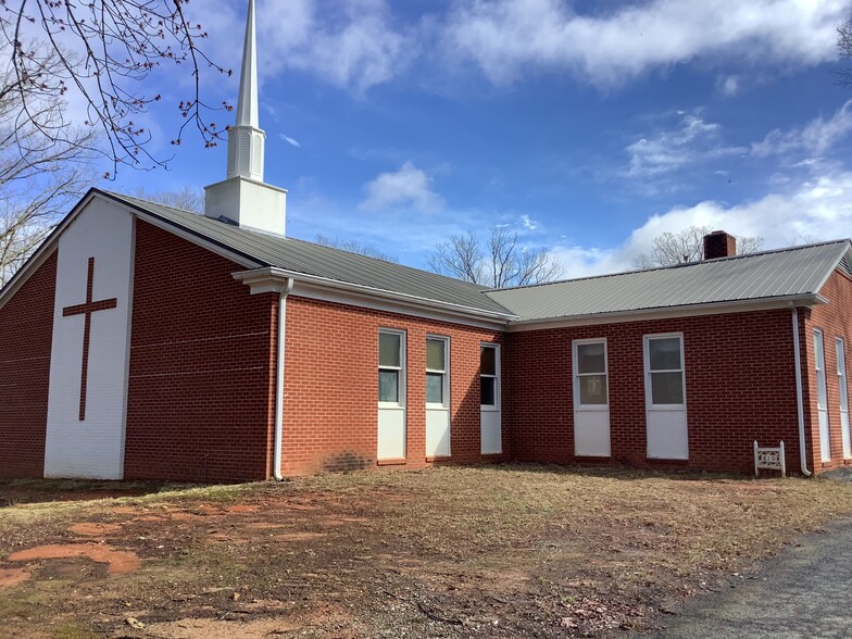 819 Woodcrest Dr, Asheboro, NC for sale - Primary Photo - Image 1 of 1