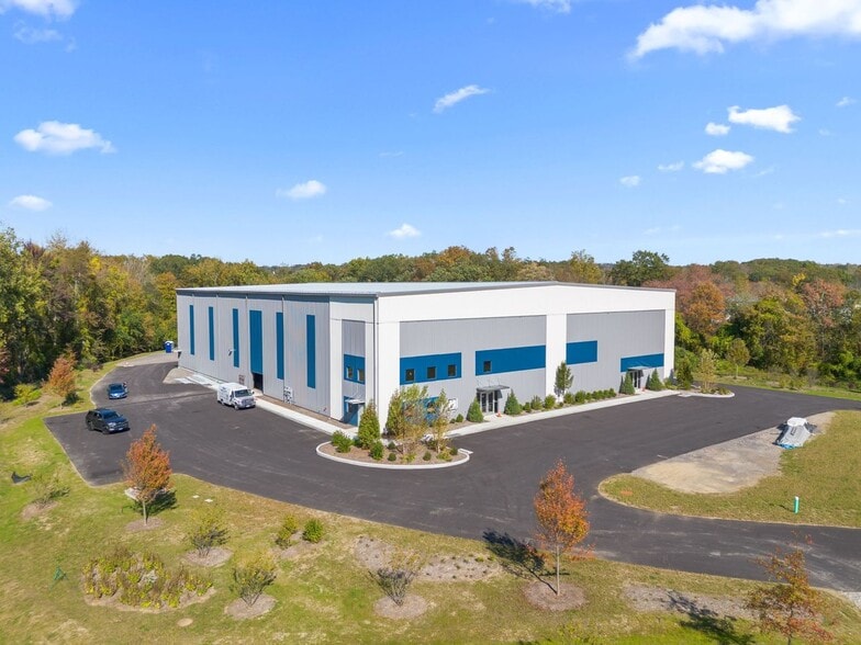 280 Fields Ln, Brewster Village, NY for lease - Building Photo - Image 1 of 6