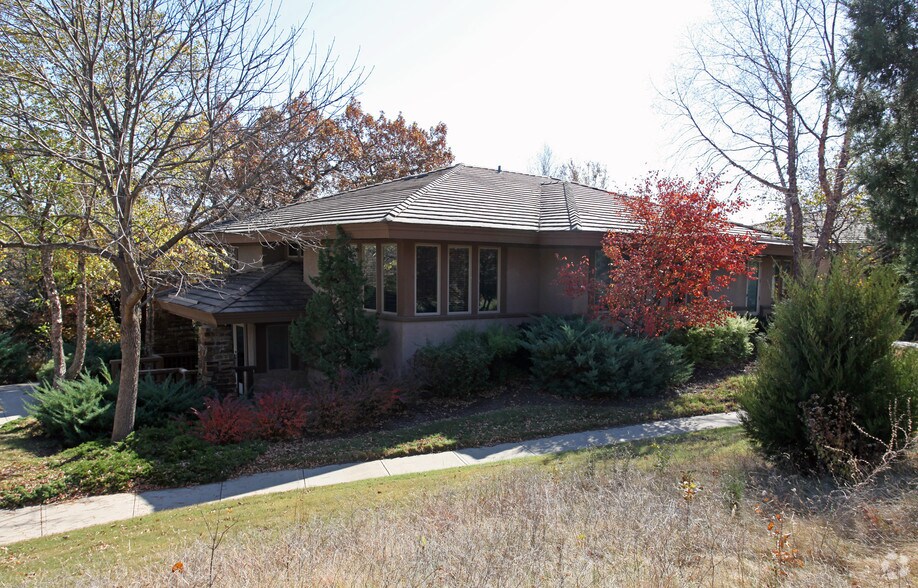 25255 W 102nd Ter, Olathe, KS for sale - Primary Photo - Image 1 of 1