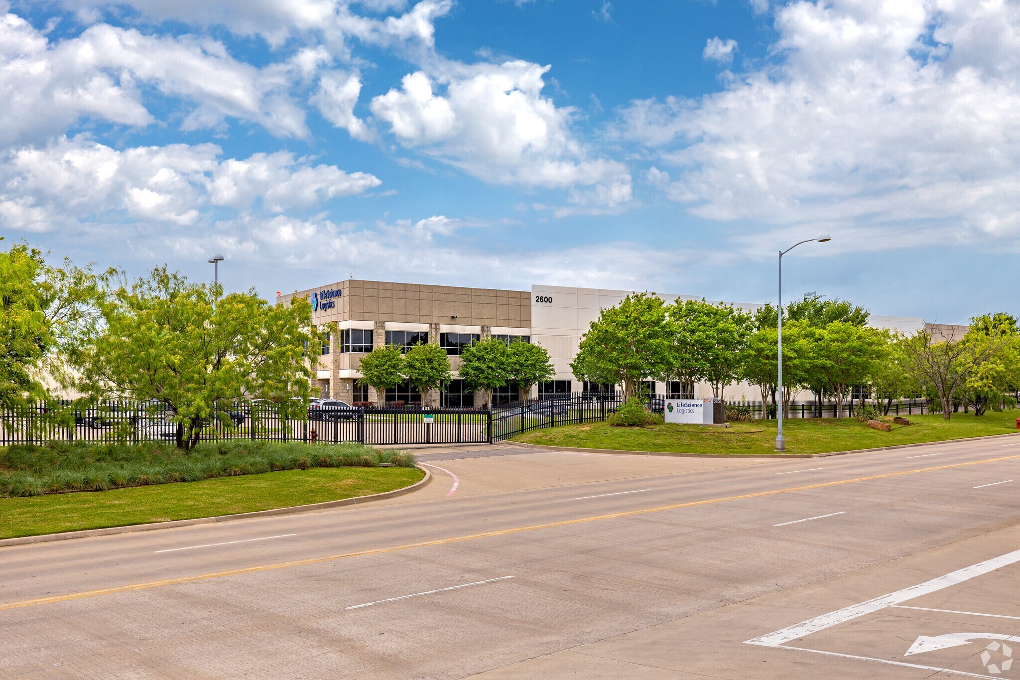 1683 W. 19th Street Dfw Airport Texas 75261 2600 Regent Blvd, Dfw Airport, TX 75261 - DFW International Commerce