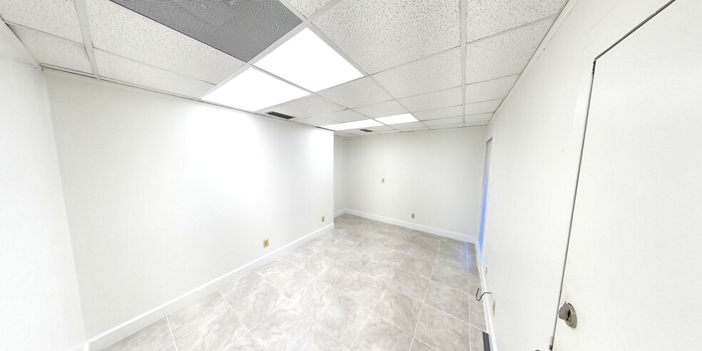 6316 San Juan Ave, Jacksonville, FL for lease - Interior Photo - Image 2 of 12