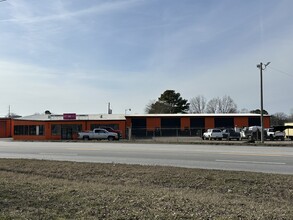 2600 NE Hudson Rd, Rogers, AR for lease Building Photo- Image 2 of 9