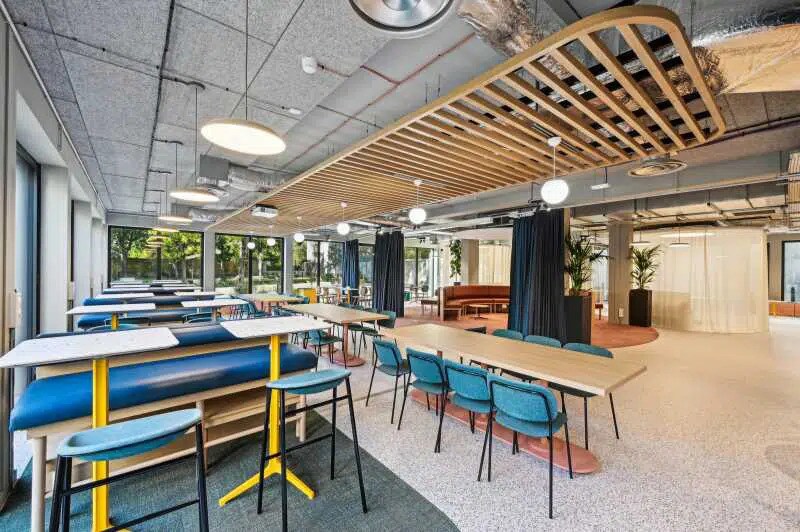 Office in Bagneux for lease - Building Photo - Image 3 of 11