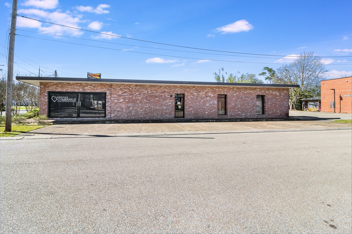 610 W Pinhook Rd, Lafayette, LA 70503 Retail for Lease