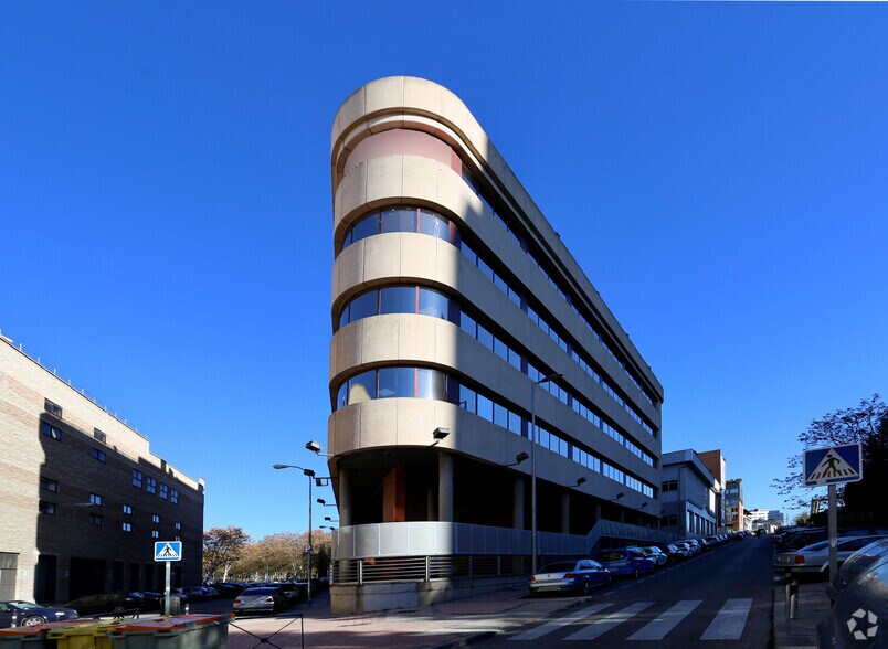 Office in Madrid, Madrid for lease - Building Photo - Image 2 of 3