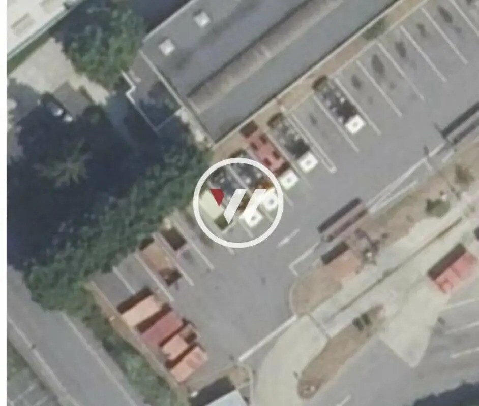 Land in SAINT-OUEN-L'AUMONE for lease Building Photo- Image 1 of 3