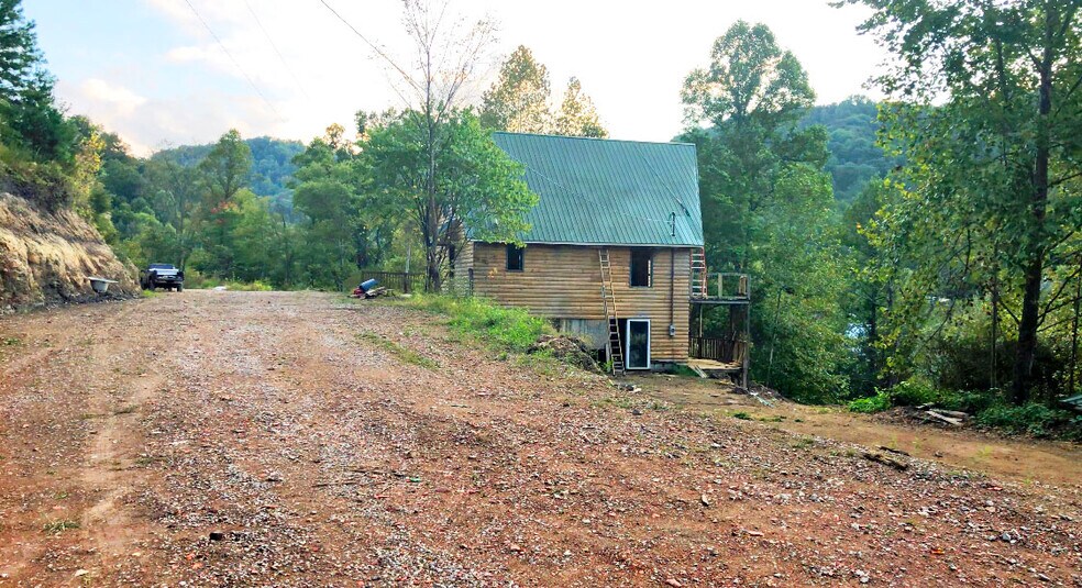 116 Shop Fork Rd, Wheelwright, KY