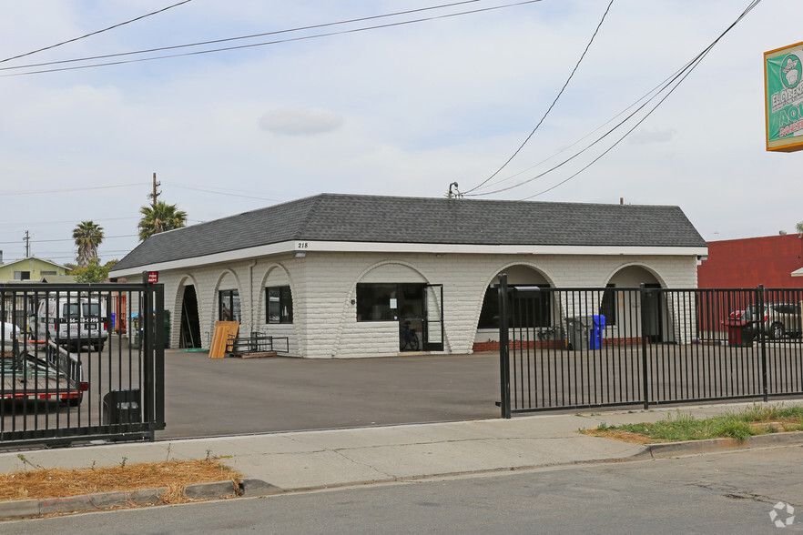 218 San Diego St, Oceanside, CA for lease - Primary Photo - Image 1 of 43