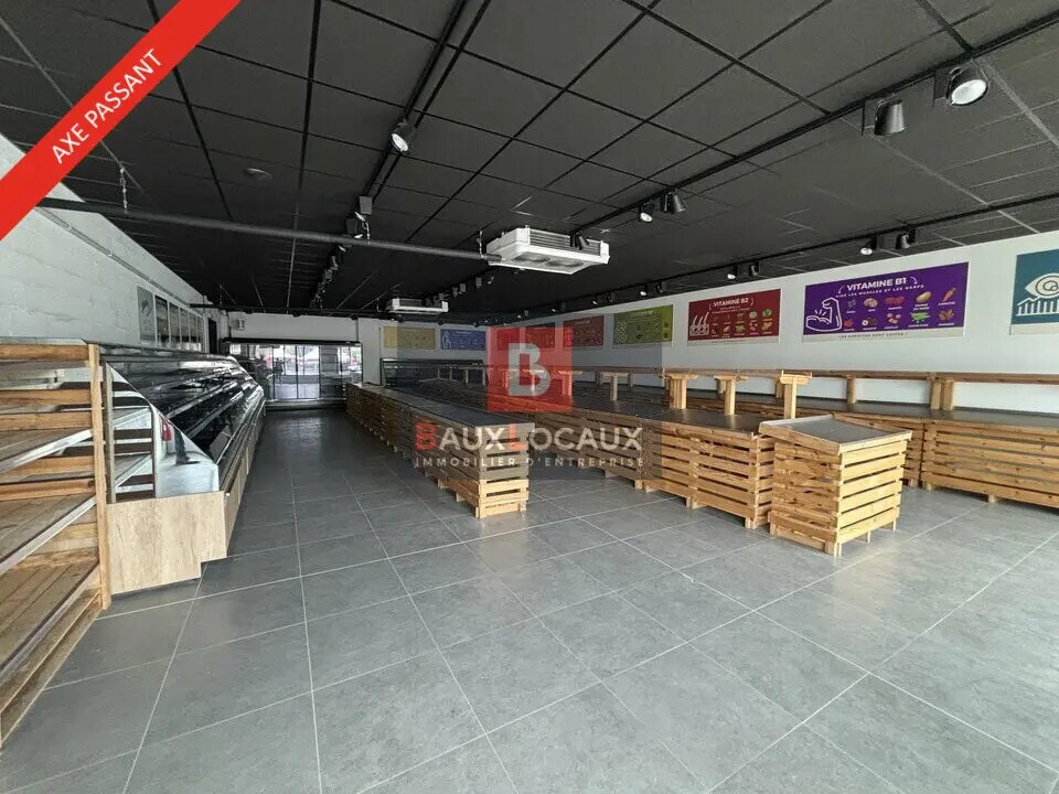 Retail in Châteaurenard for lease Interior Photo- Image 1 of 6