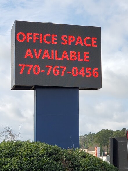 3815 Presidential Pky, Doraville, GA for lease - Building Photo - Image 3 of 9